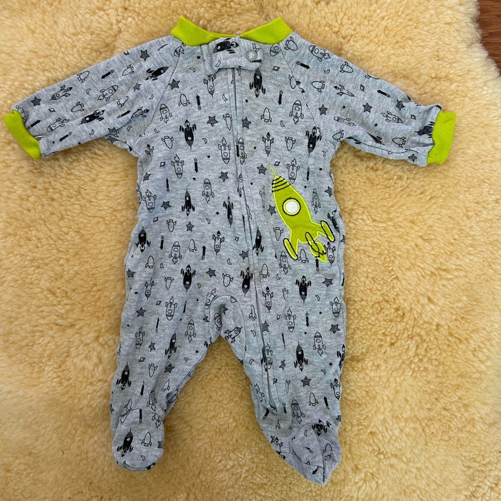Carter's Gray and Lime Rocket Print Footed Onesie size Newborn